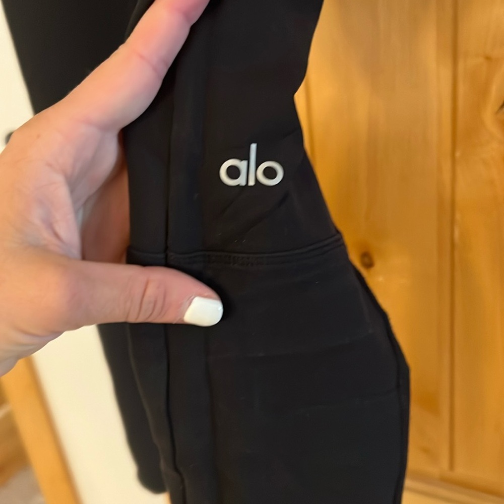 Brand new w/o tags Alo leggings